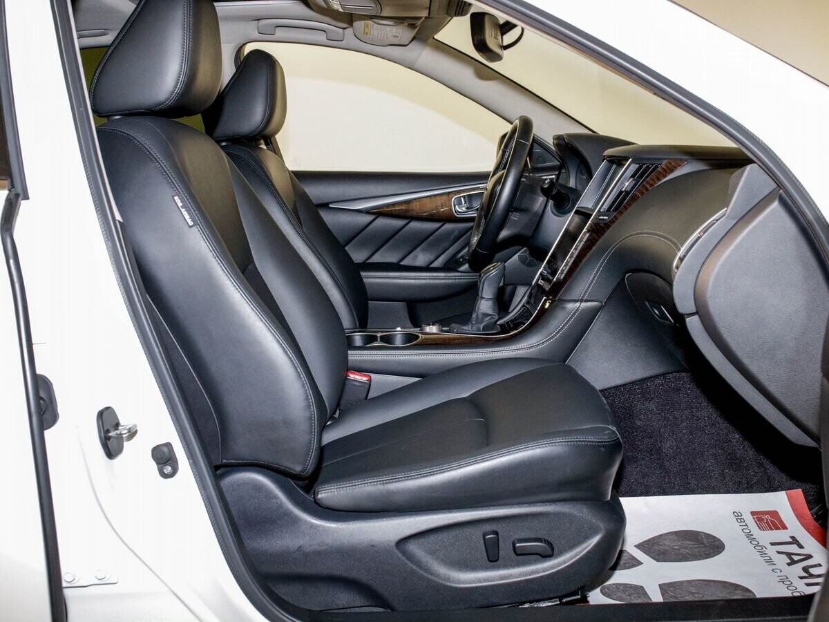Infiniti Q50 2018 - фото автомобиля