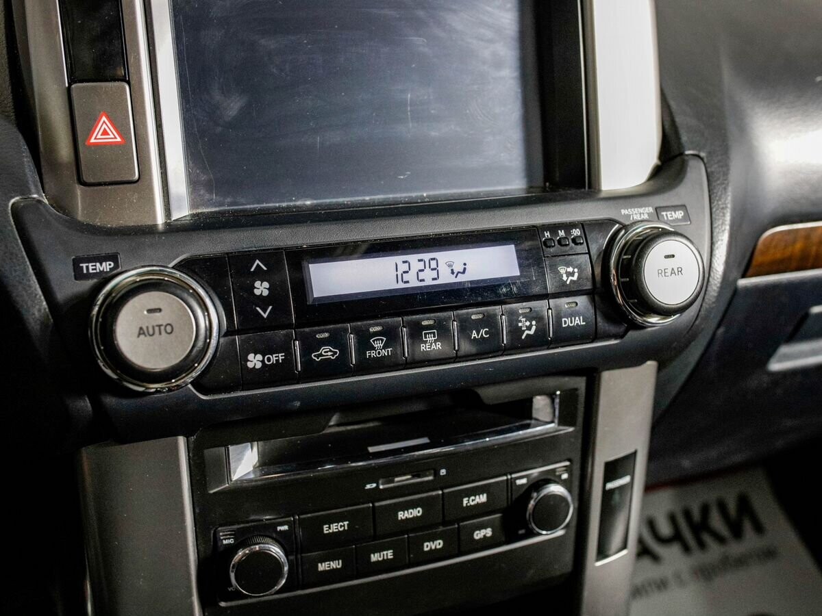 Toyota Land Cruiser Prado 2012 - фото автомобиля