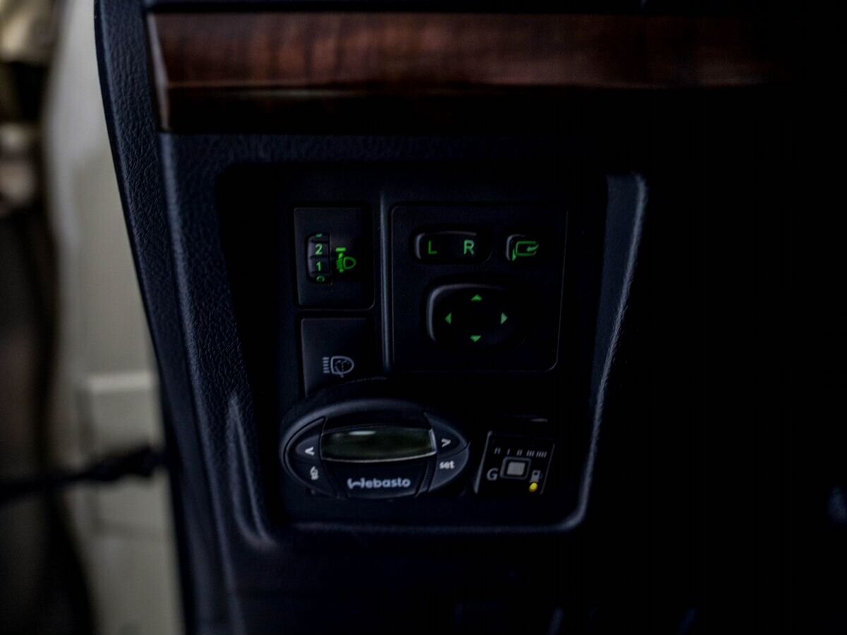 Toyota Land Cruiser Prado 2012 - фото автомобиля