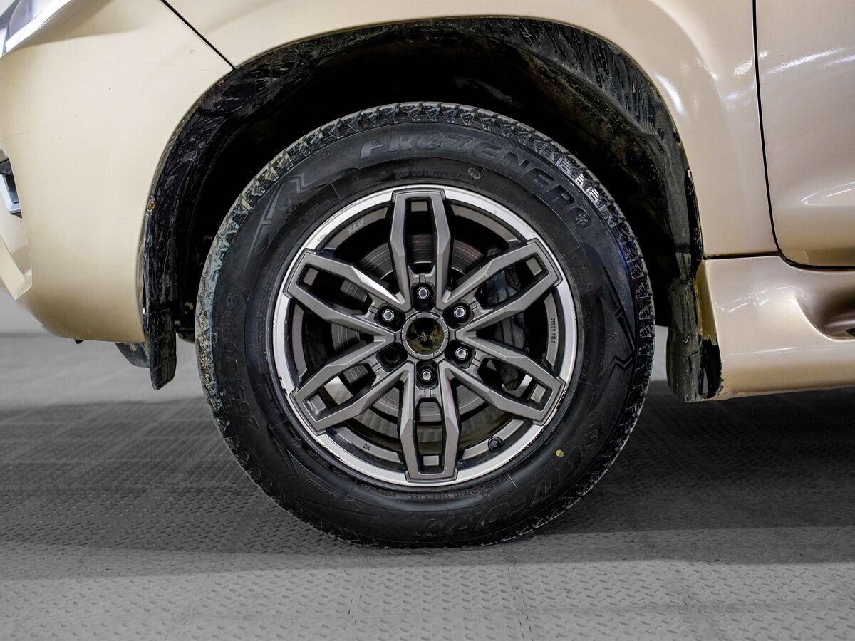 Toyota Land Cruiser Prado 2012 - фото автомобиля