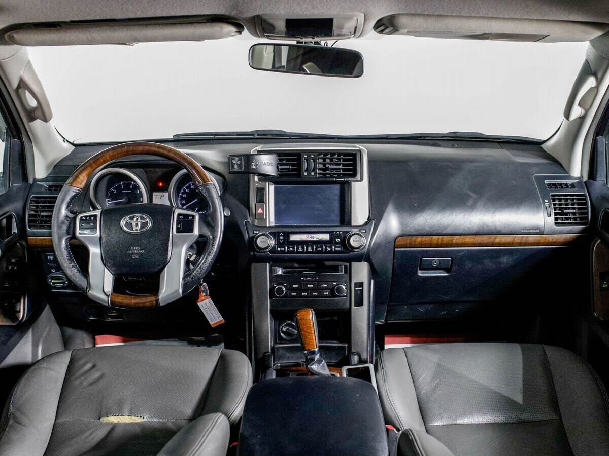 Toyota Land Cruiser Prado 2012 - фото автомобиля