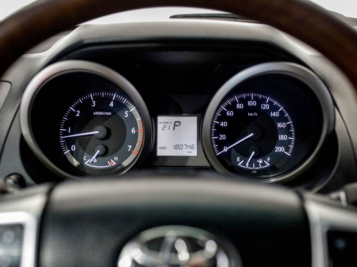 Toyota Land Cruiser Prado 2012 - фото автомобиля