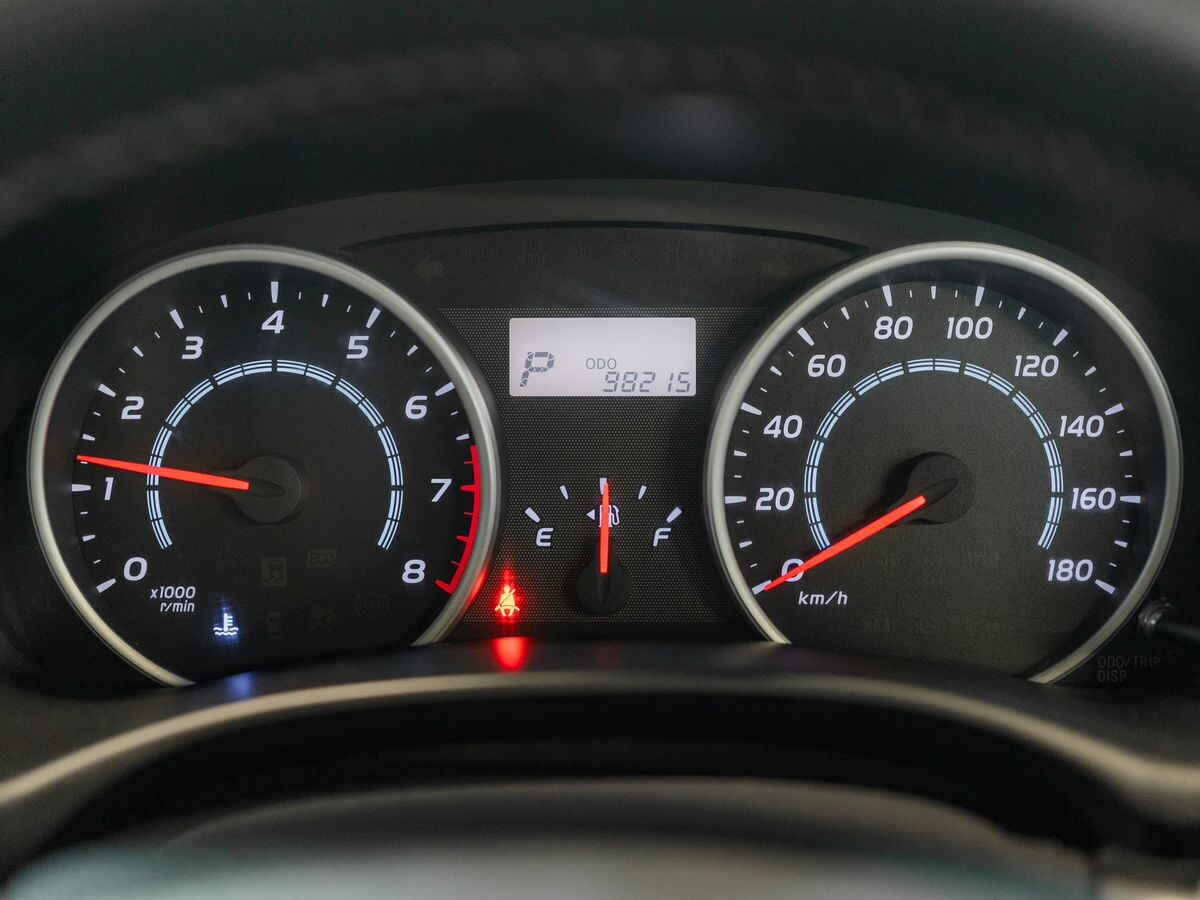 Toyota Wish 2011 - фото автомобиля