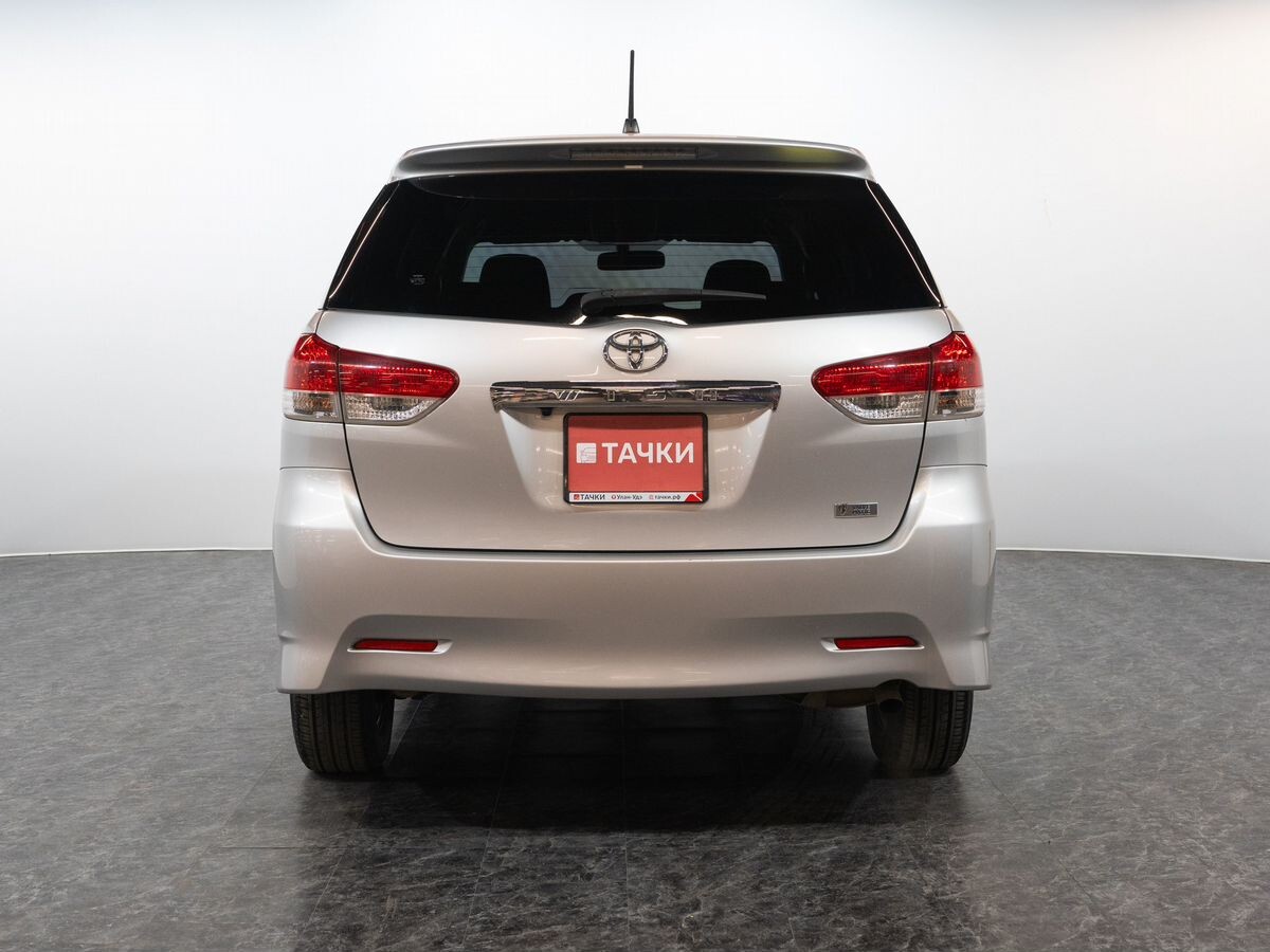 Toyota Wish 2011 - фото автомобиля