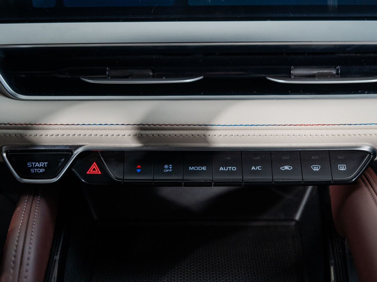 Geely Monjaro 2022 - фото автомобиля