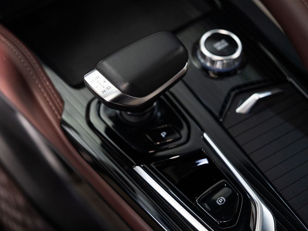 Geely Monjaro 2022 - фото автомобиля