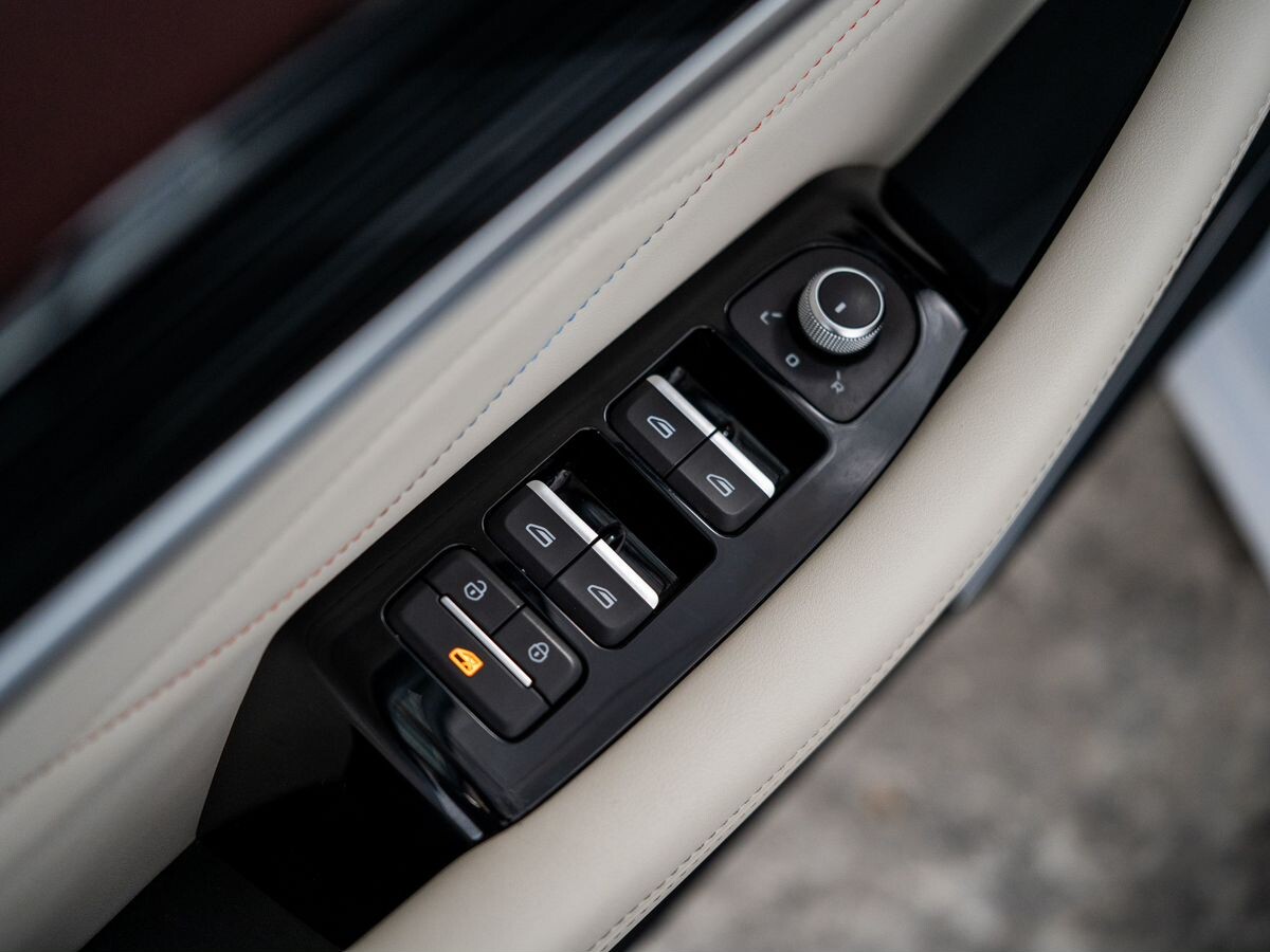 Geely Monjaro 2022 - фото автомобиля