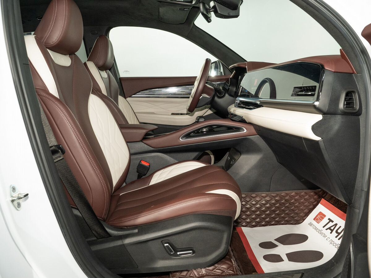 Geely Monjaro 2022 - фото автомобиля