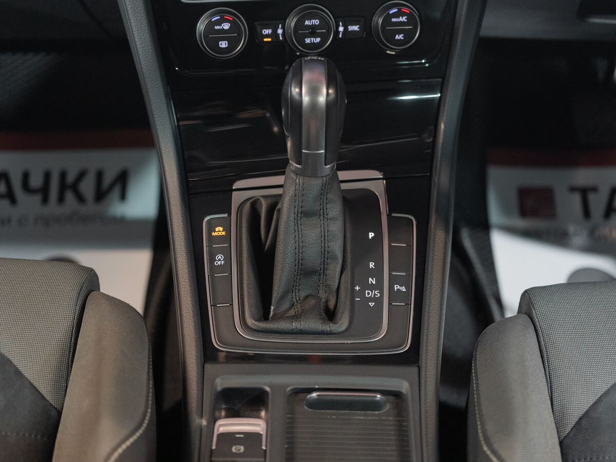 Volkswagen Golf 2014 - фото автомобиля
