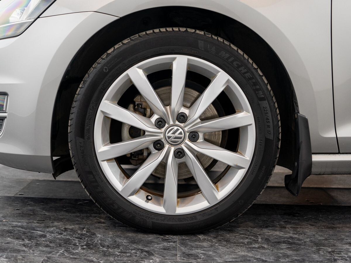 Volkswagen Golf 2014 - фото автомобиля
