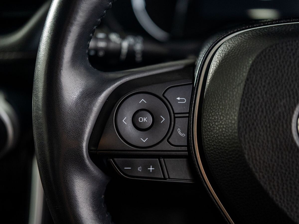 Toyota RAV4 2020 - фото автомобиля