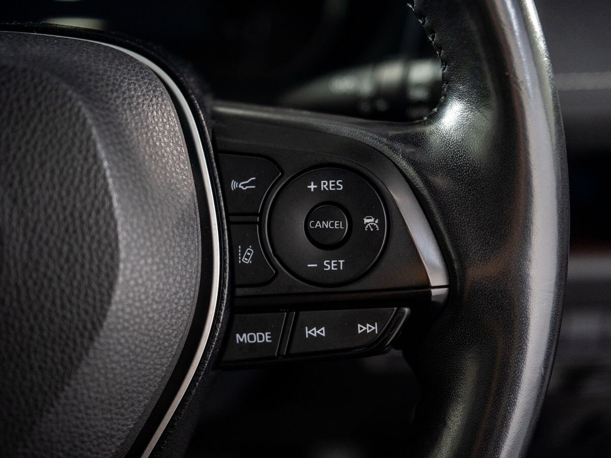 Toyota RAV4 2020 - фото автомобиля