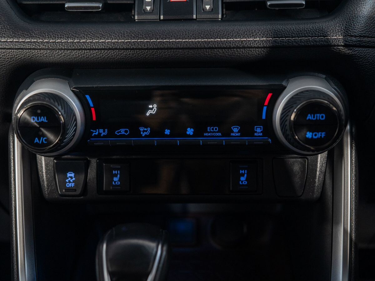 Toyota RAV4 2020 - фото автомобиля