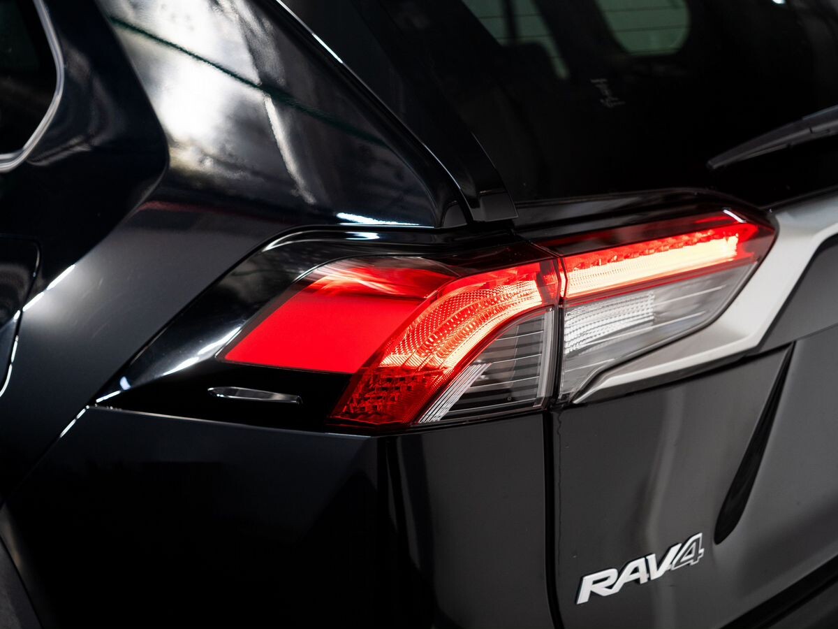 Toyota RAV4 2020 - фото автомобиля