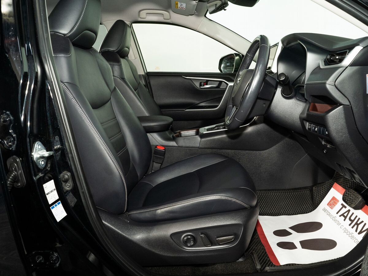 Toyota RAV4 2020 - фото автомобиля