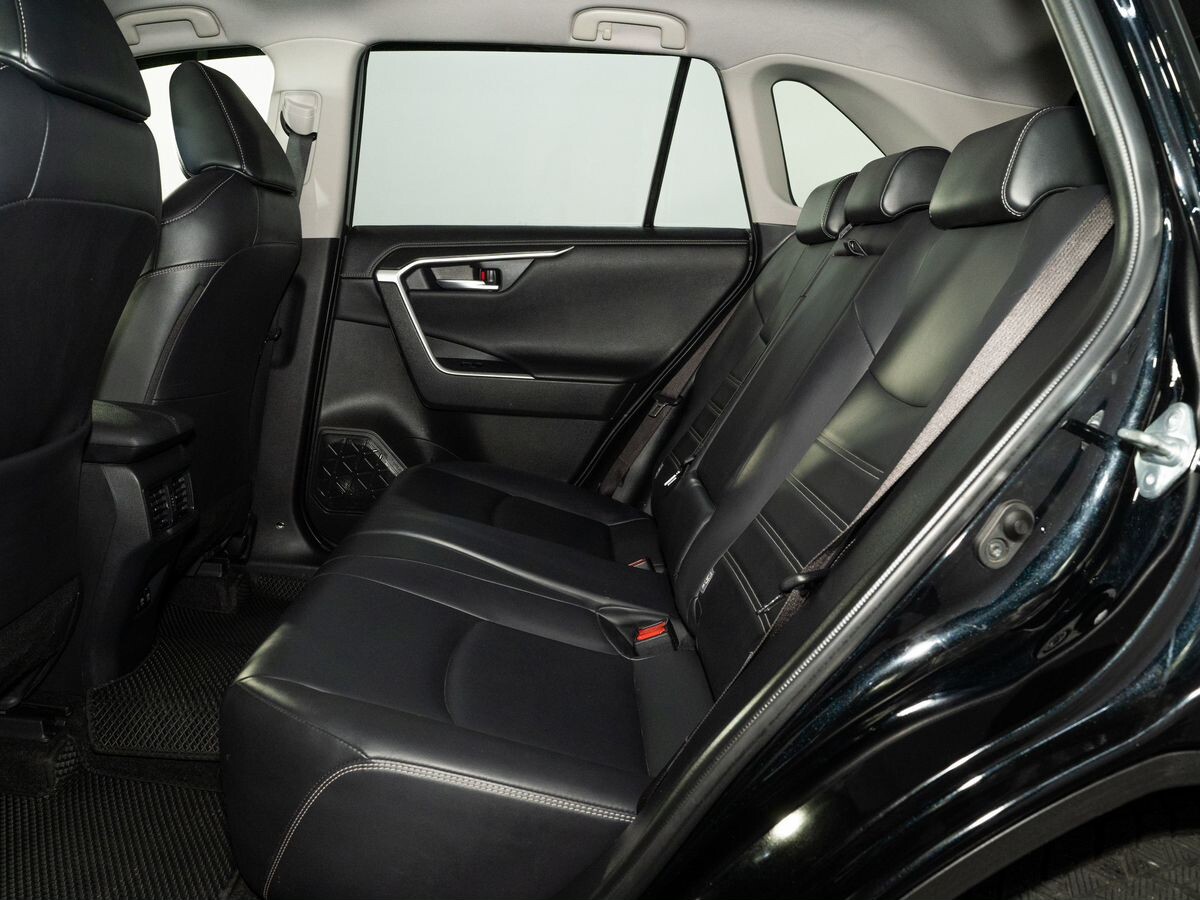 Toyota RAV4 2020 - фото автомобиля