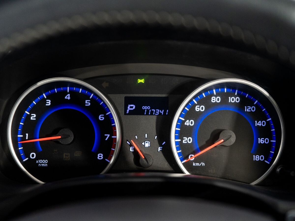 Toyota Wish 2013 - фото автомобиля