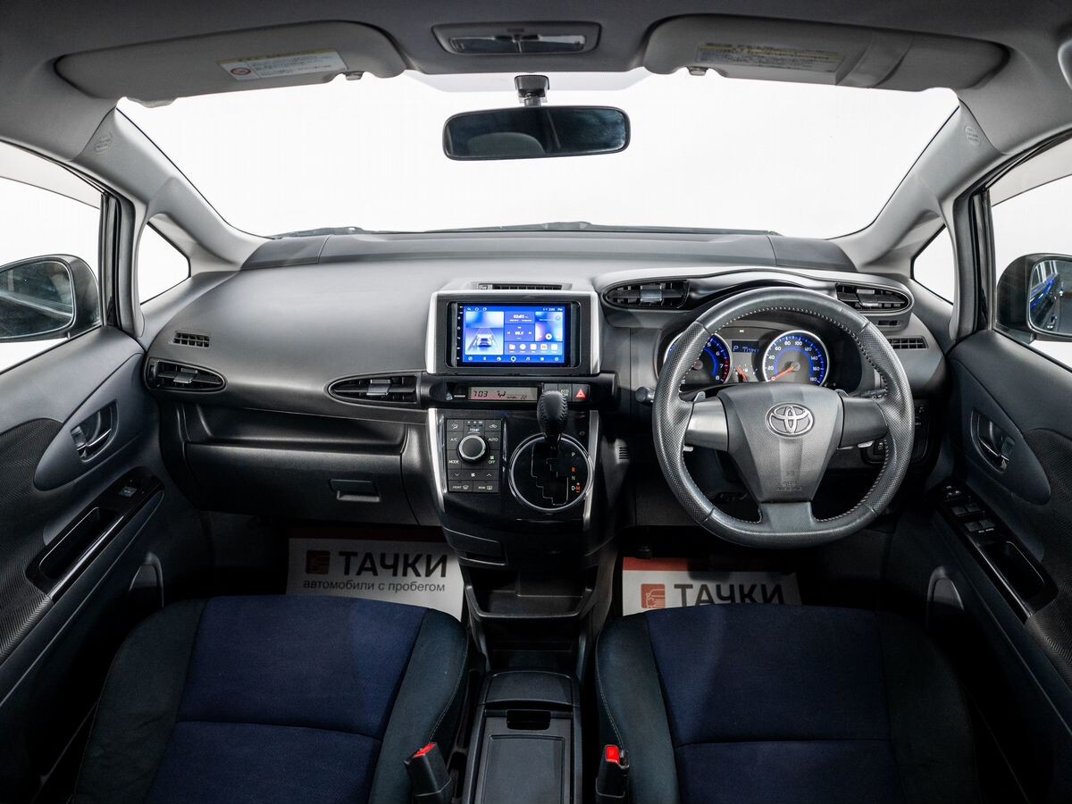 Toyota Wish 2013 - фото автомобиля