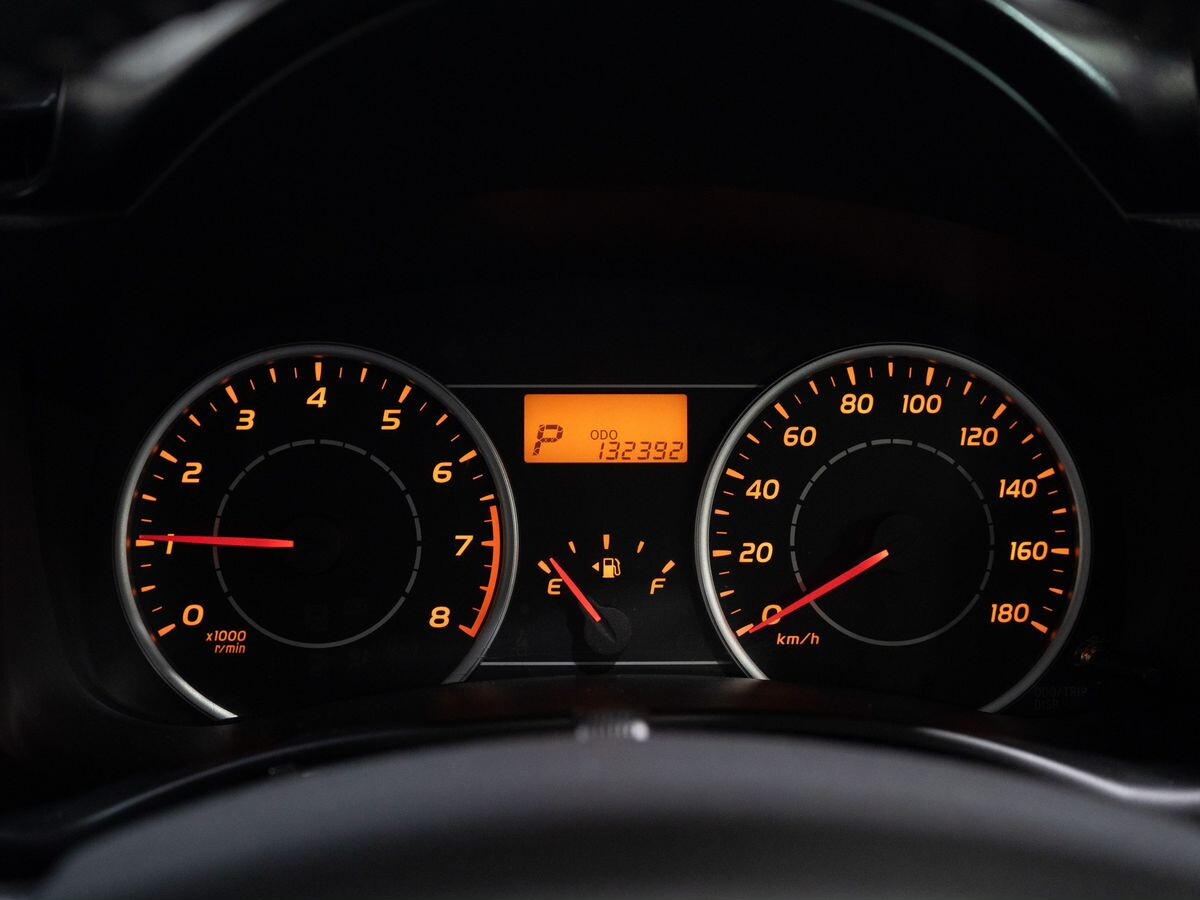 Toyota Wish 2012 - фото автомобиля