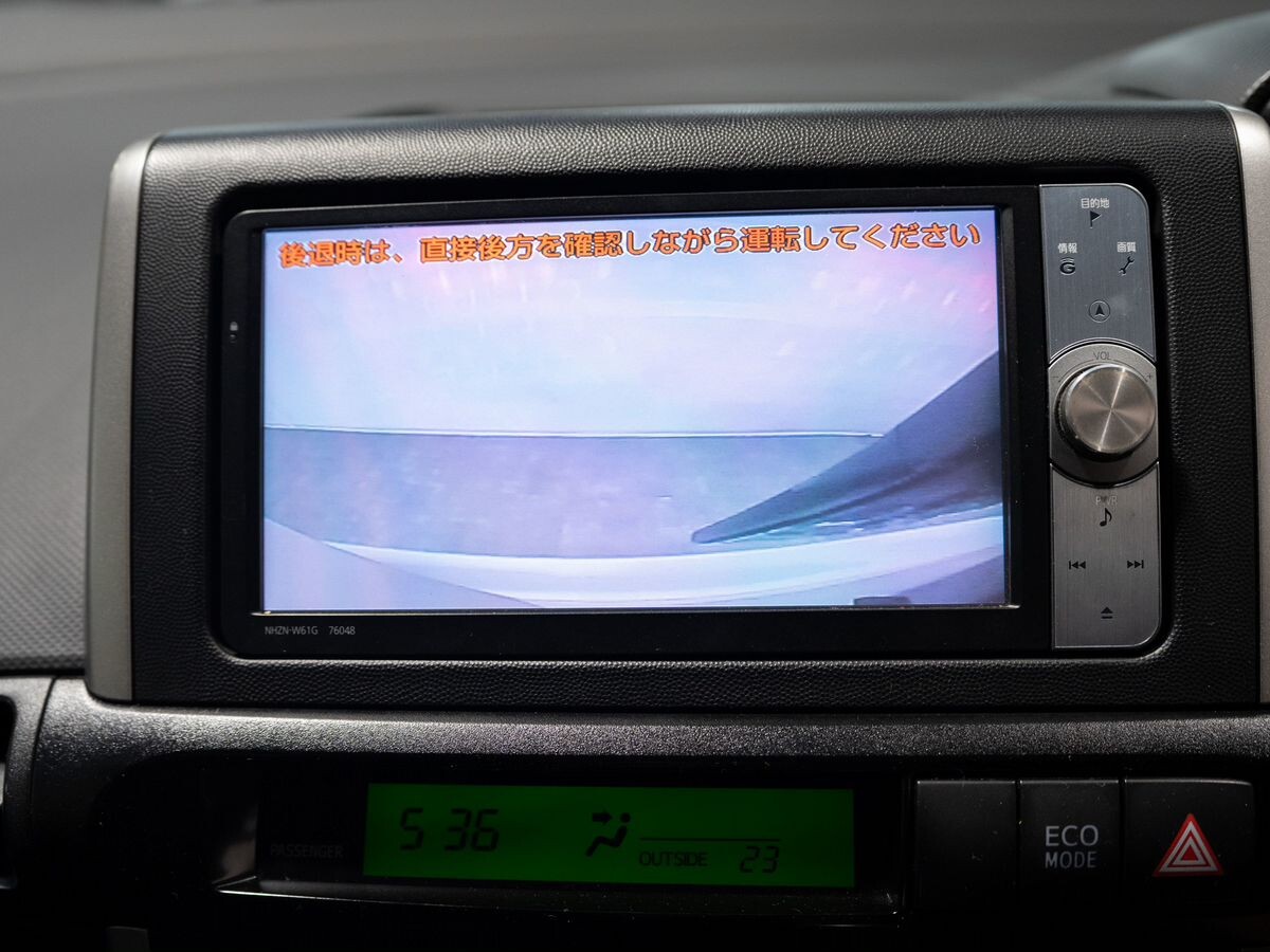 Toyota Wish 2012 - фото автомобиля