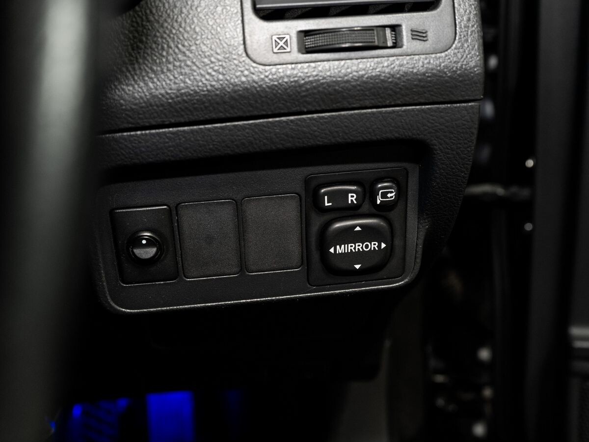 Toyota Corolla Fielder 2011 - фото автомобиля