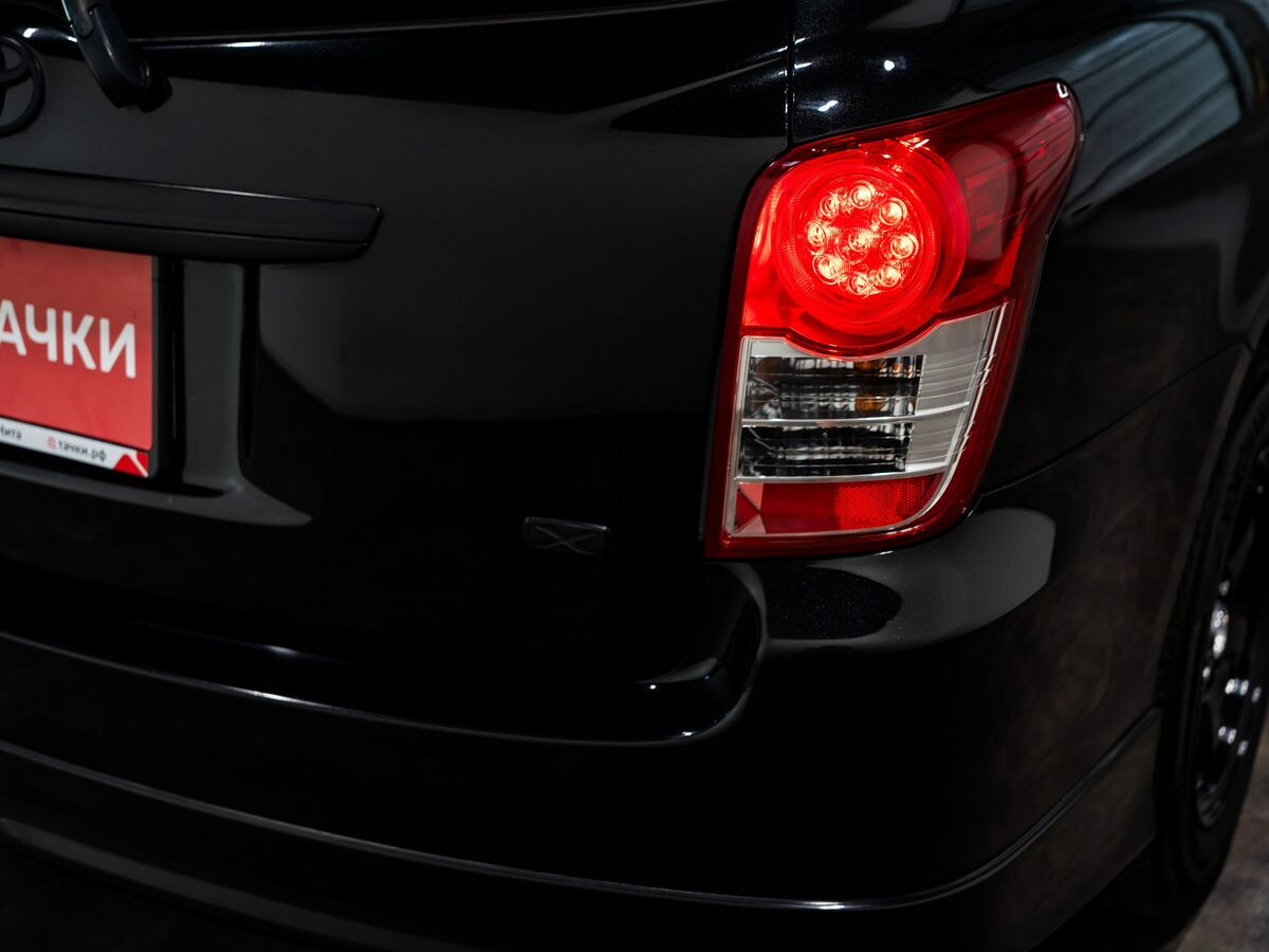Toyota Corolla Fielder 2011 - фото автомобиля
