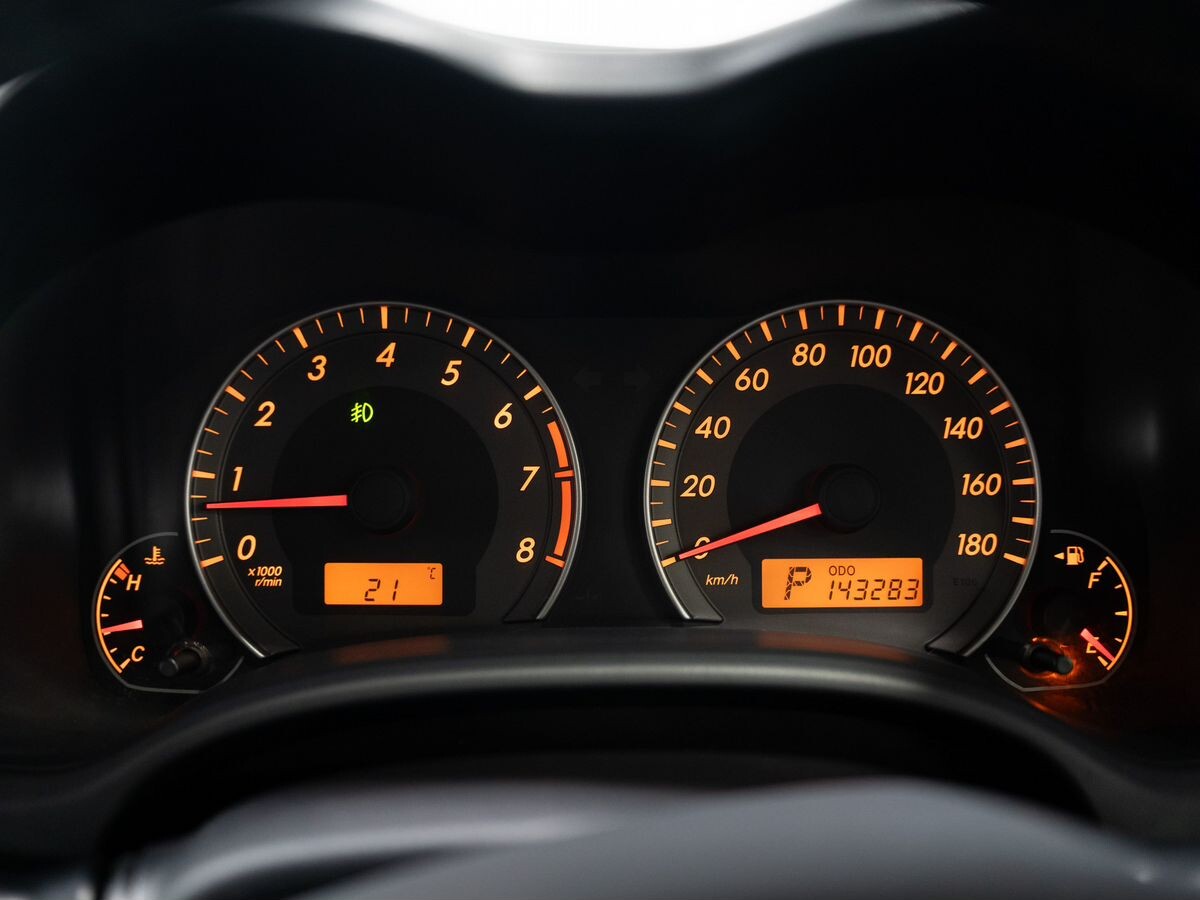 Toyota Corolla Fielder 2011 - фото автомобиля