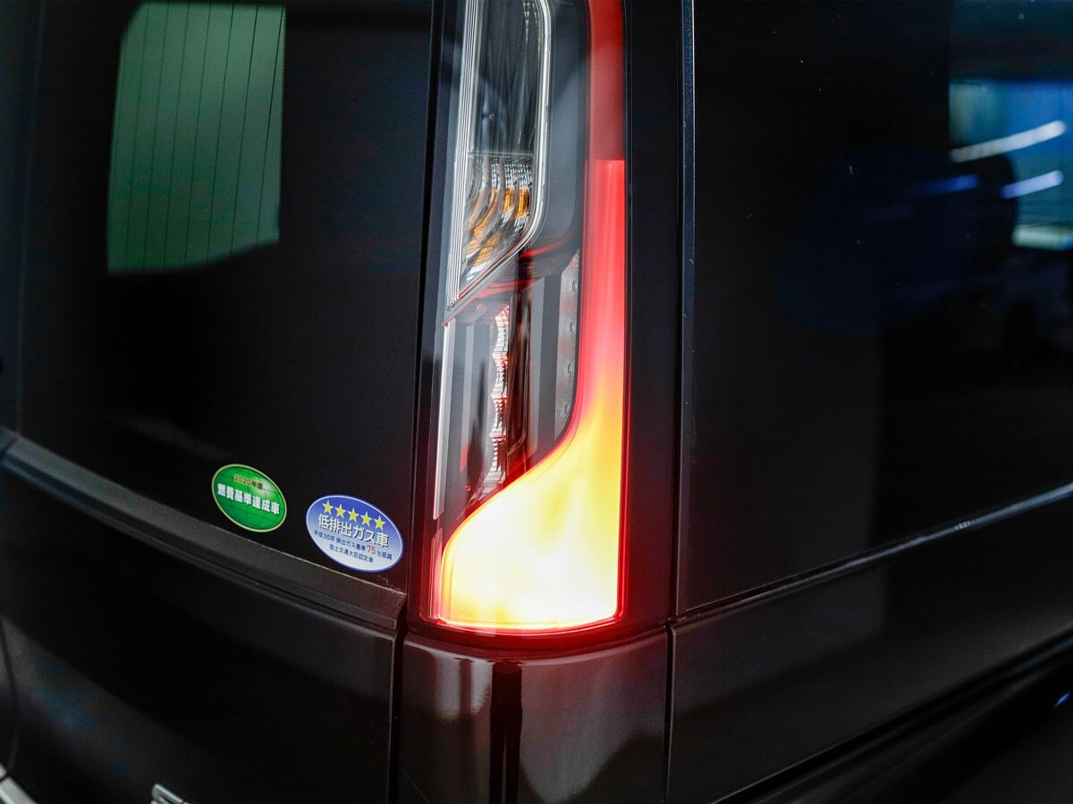Honda Stepwgn 2021 - фото автомобиля