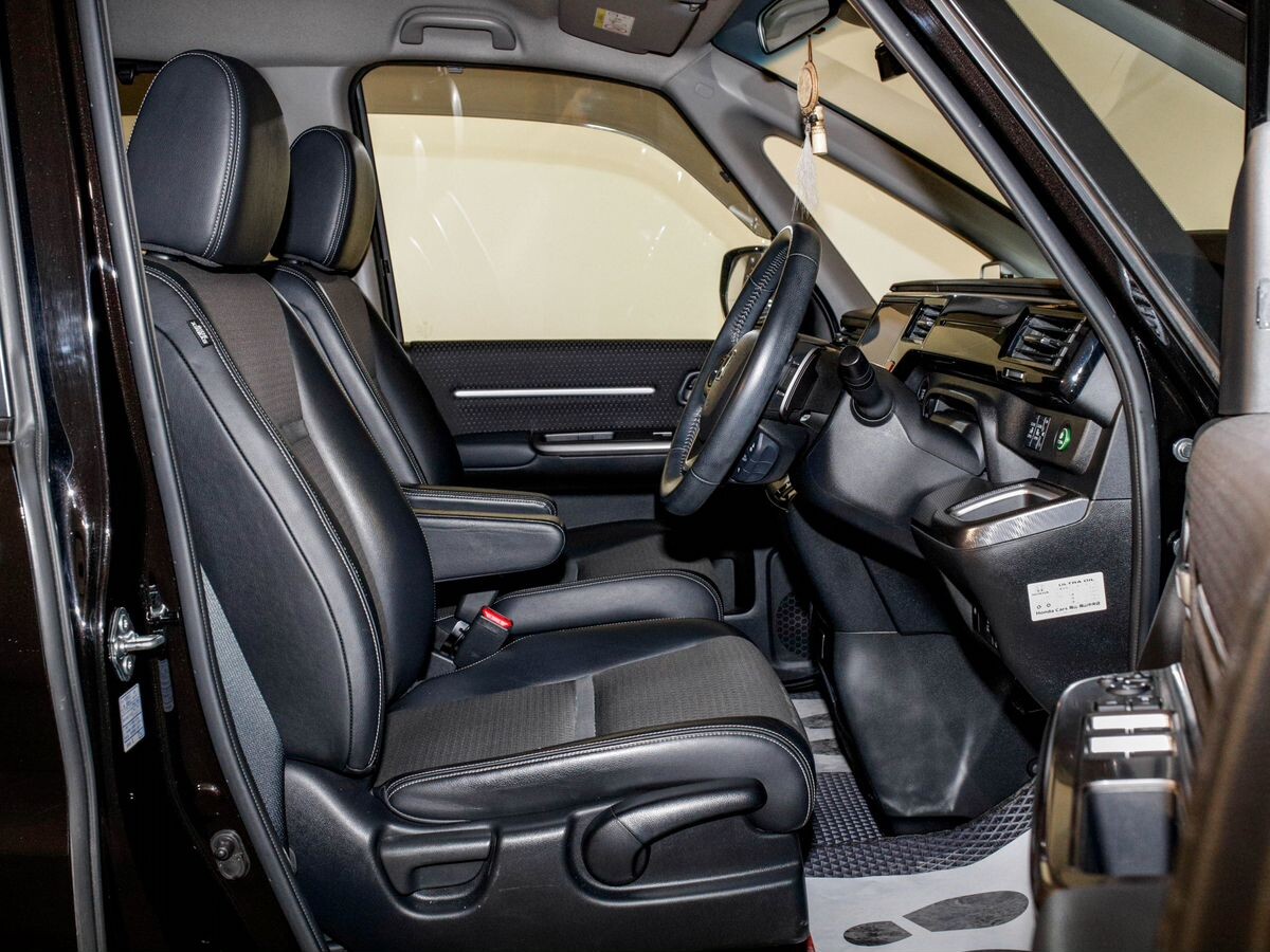 Honda Stepwgn 2021 - фото автомобиля