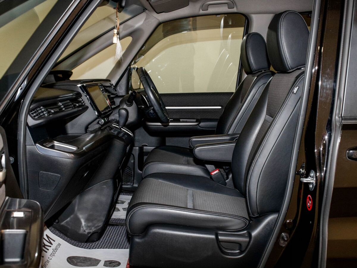 Honda Stepwgn 2021 - фото автомобиля