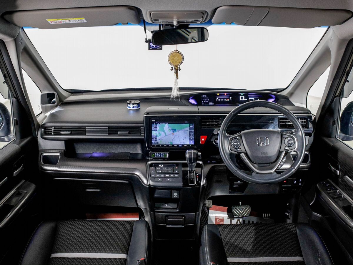 Honda Stepwgn 2021 - фото автомобиля