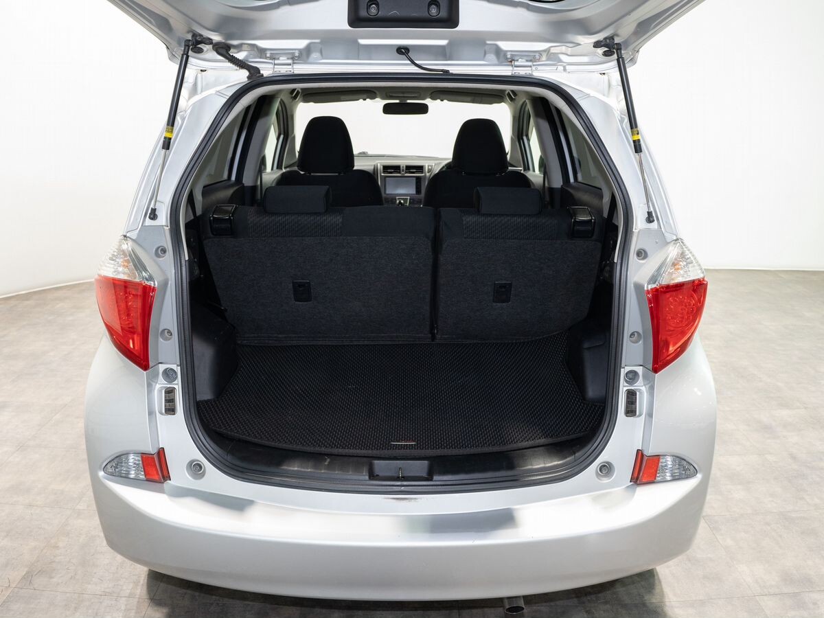 Toyota Ractis 2011 - фото автомобиля