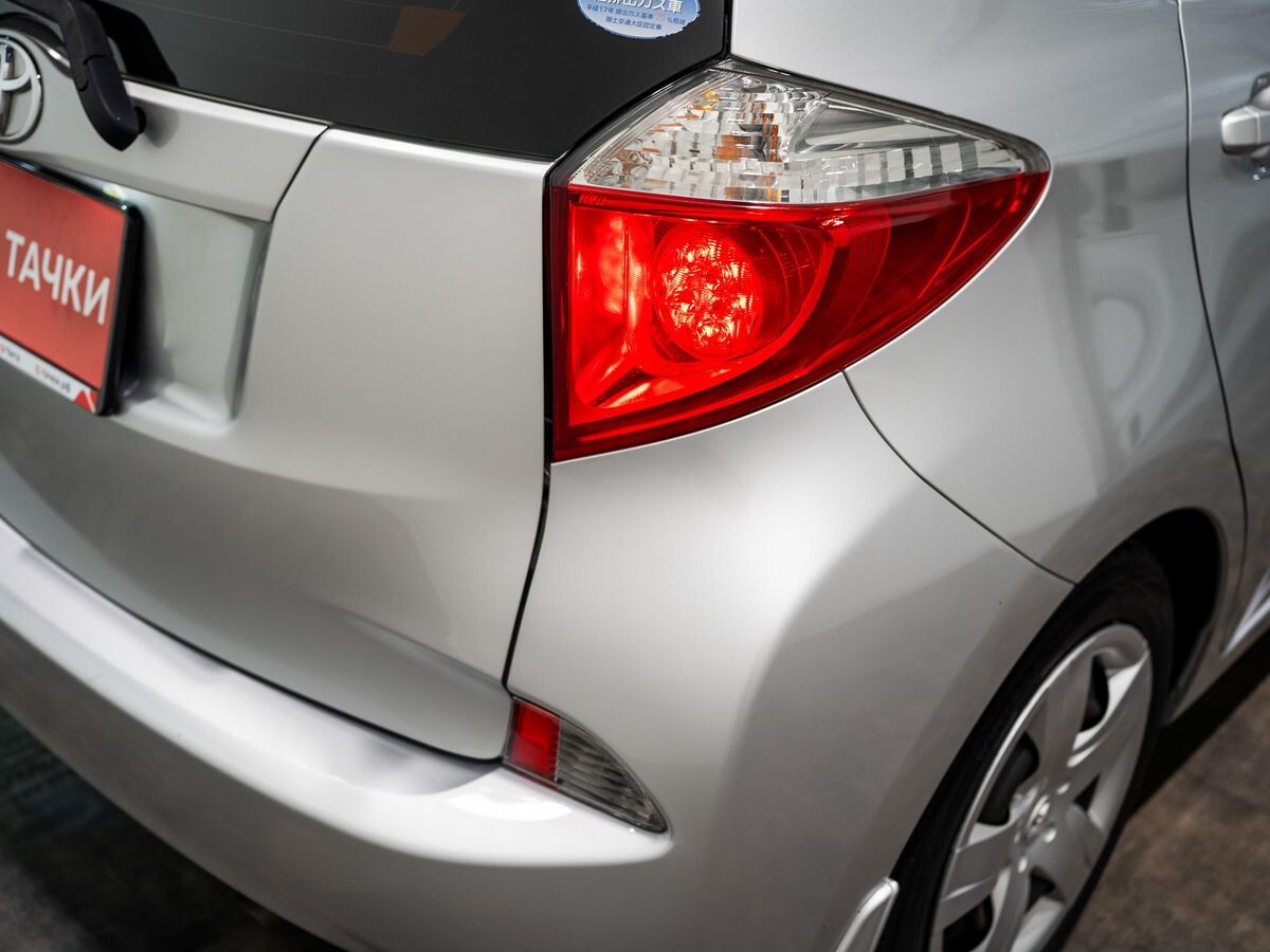 Toyota Ractis 2011 - фото автомобиля
