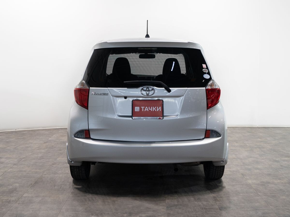 Toyota Ractis 2011 - фото автомобиля