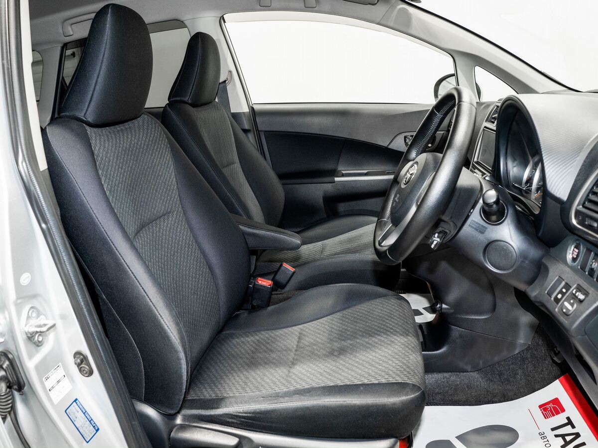 Toyota Ractis 2011 - фото автомобиля