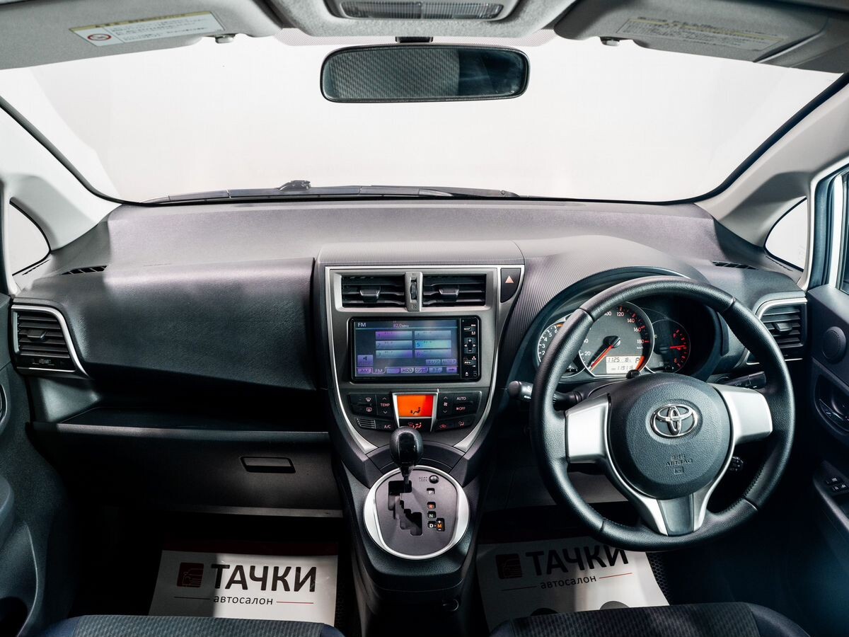 Toyota Ractis 2011 - фото автомобиля