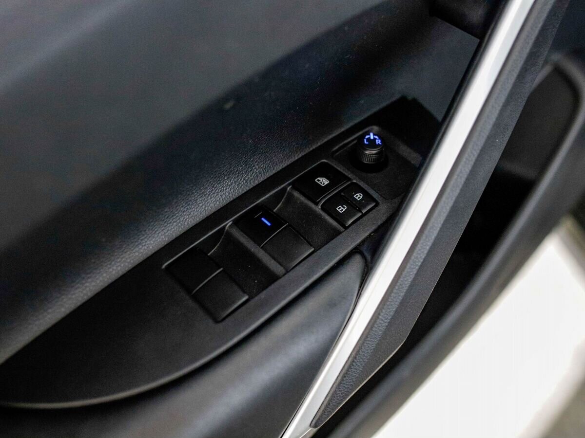 Toyota Corolla Cross 2022 - фото автомобиля