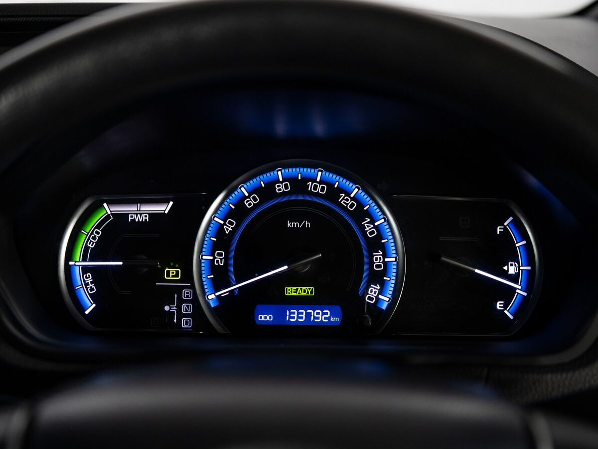 Toyota Voxy 2017 - фото автомобиля