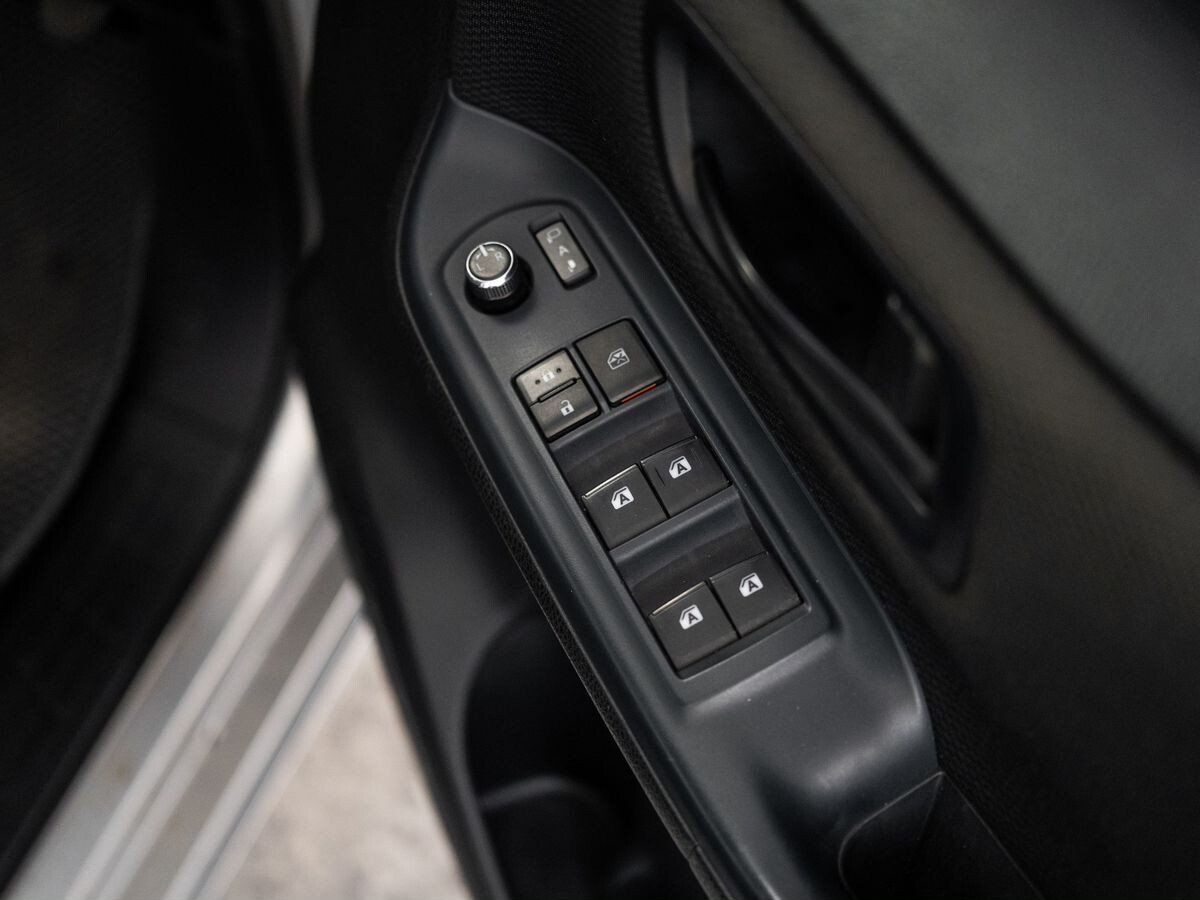 Toyota Voxy 2017 - фото автомобиля