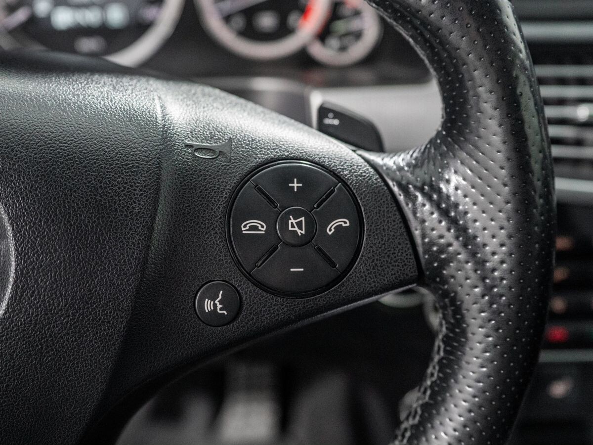 Mercedes-Benz E-Class 2011 - фото автомобиля