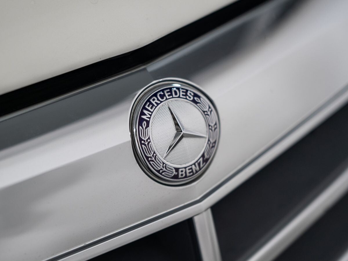 Mercedes-Benz E-Class 2011 - фото автомобиля
