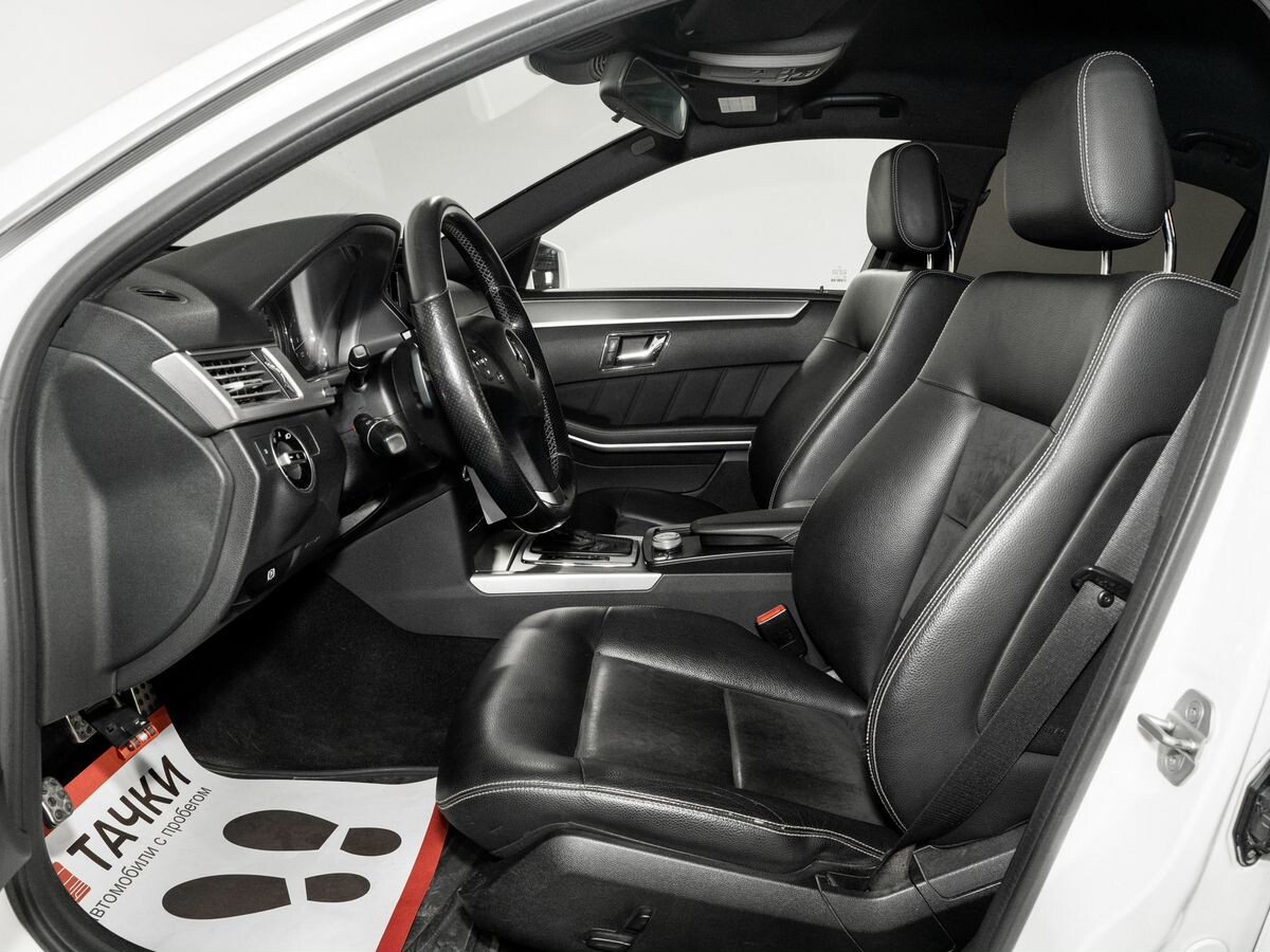 Mercedes-Benz E-Class 2011 - фото автомобиля