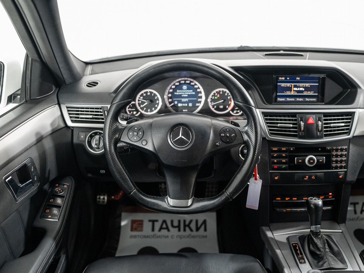 Mercedes-Benz E-Class 2011 - фото автомобиля