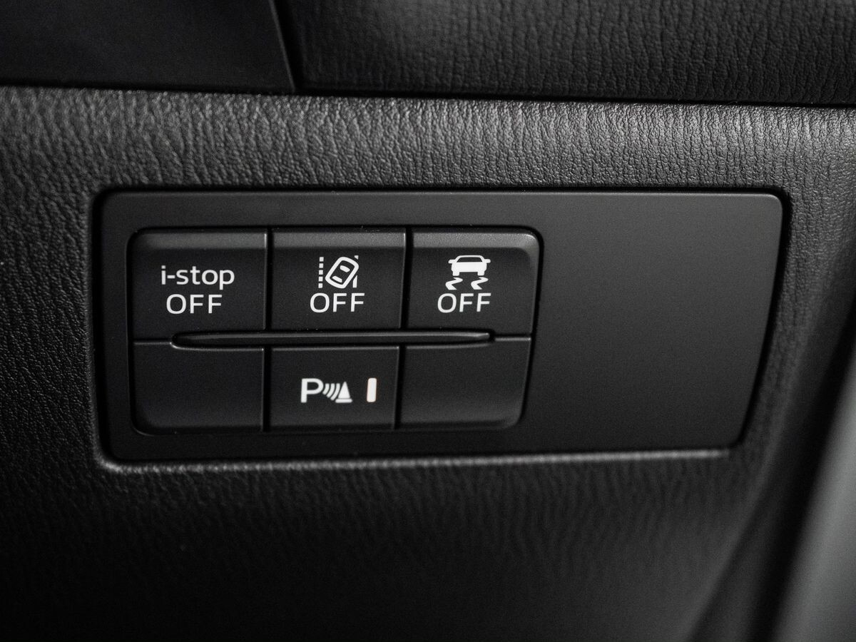 Mazda Axela 2017 - фото автомобиля