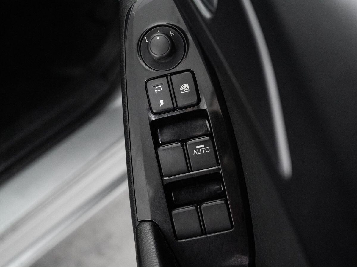 Mazda Axela 2017 - фото автомобиля