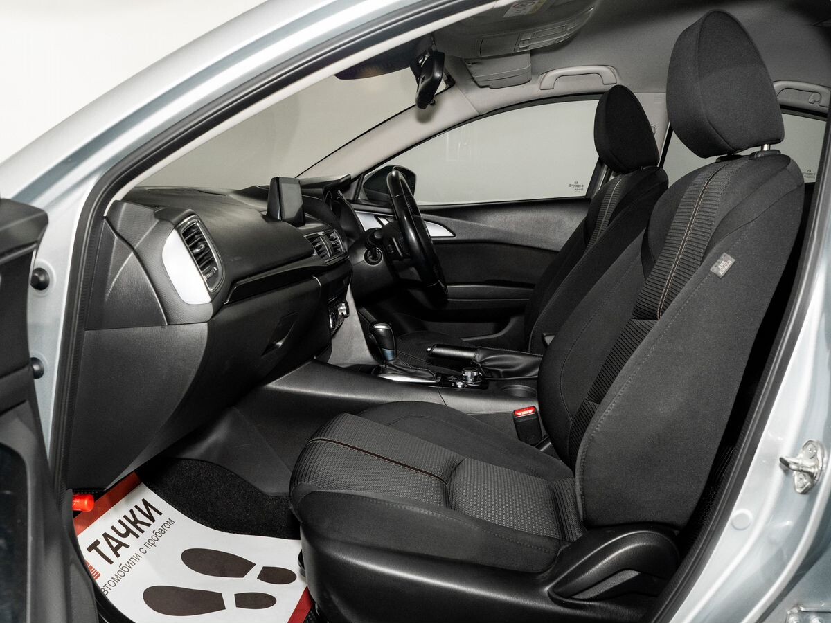 Mazda Axela 2017 - фото автомобиля