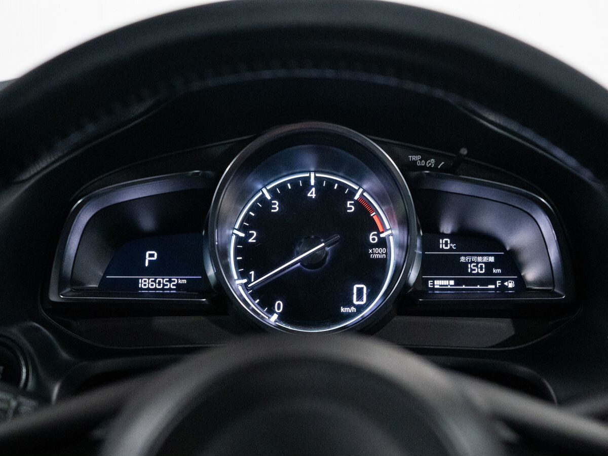 Mazda Axela 2017 - фото автомобиля