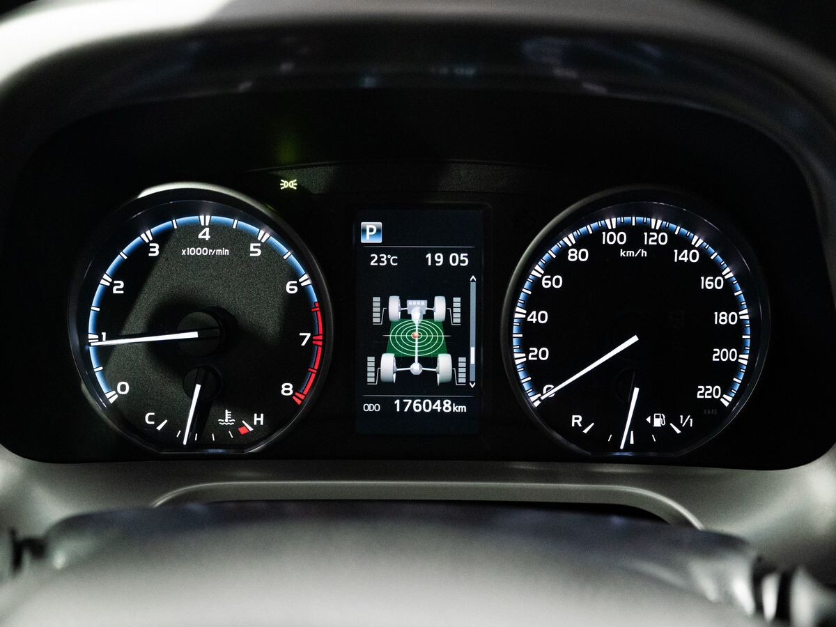 Toyota RAV4 2016 - фото автомобиля