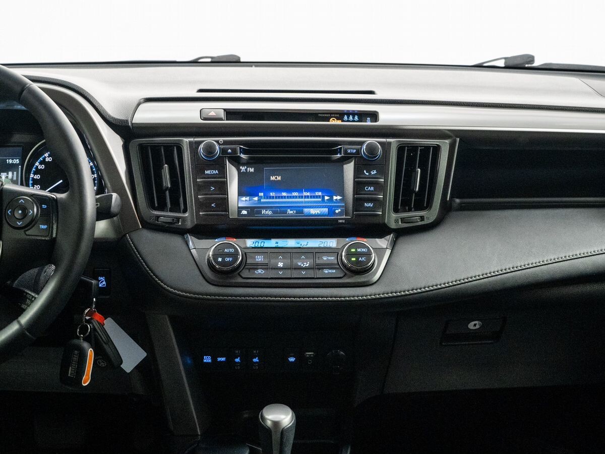 Toyota RAV4 2016 - фото автомобиля