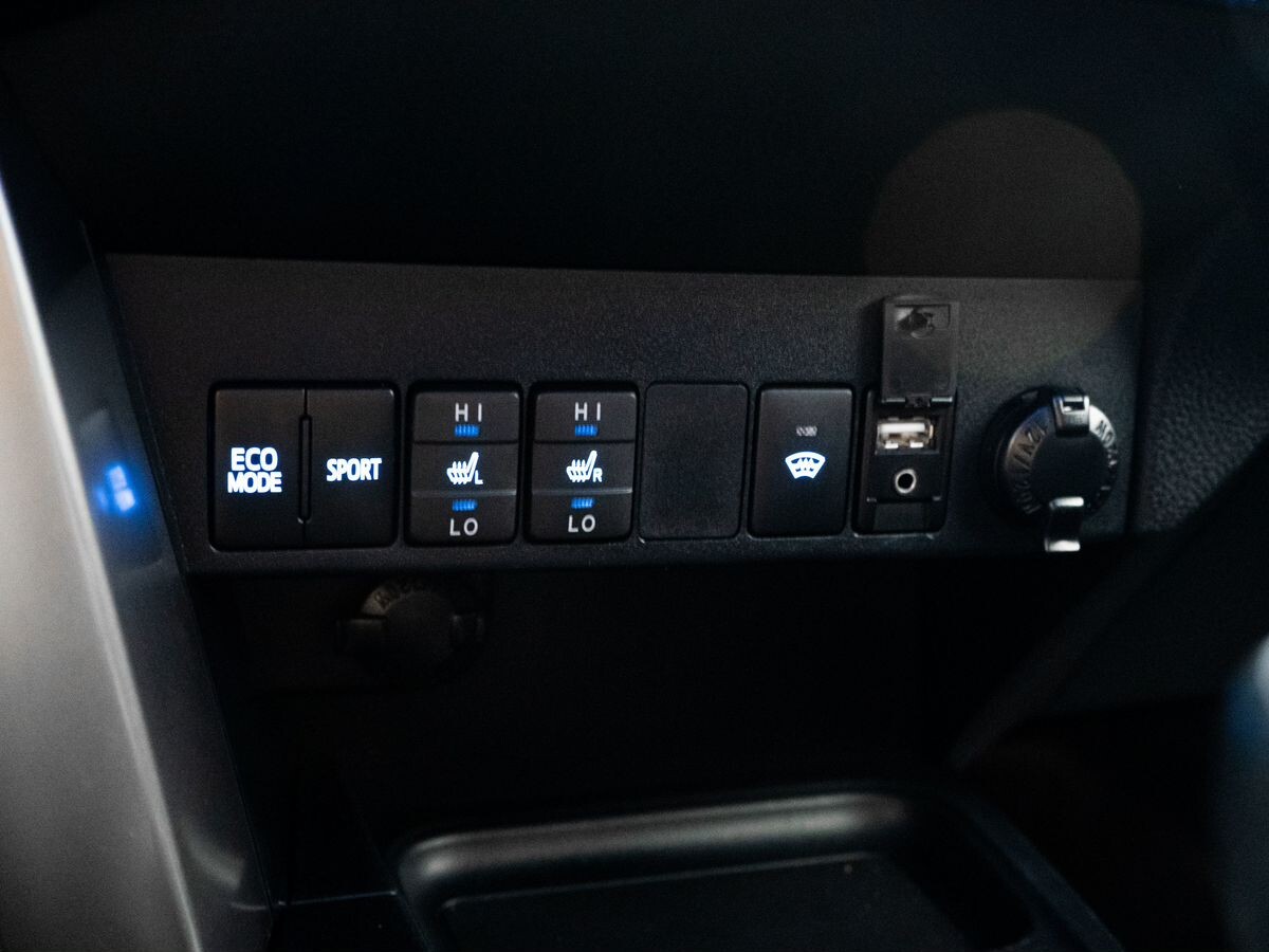 Toyota RAV4 2016 - фото автомобиля